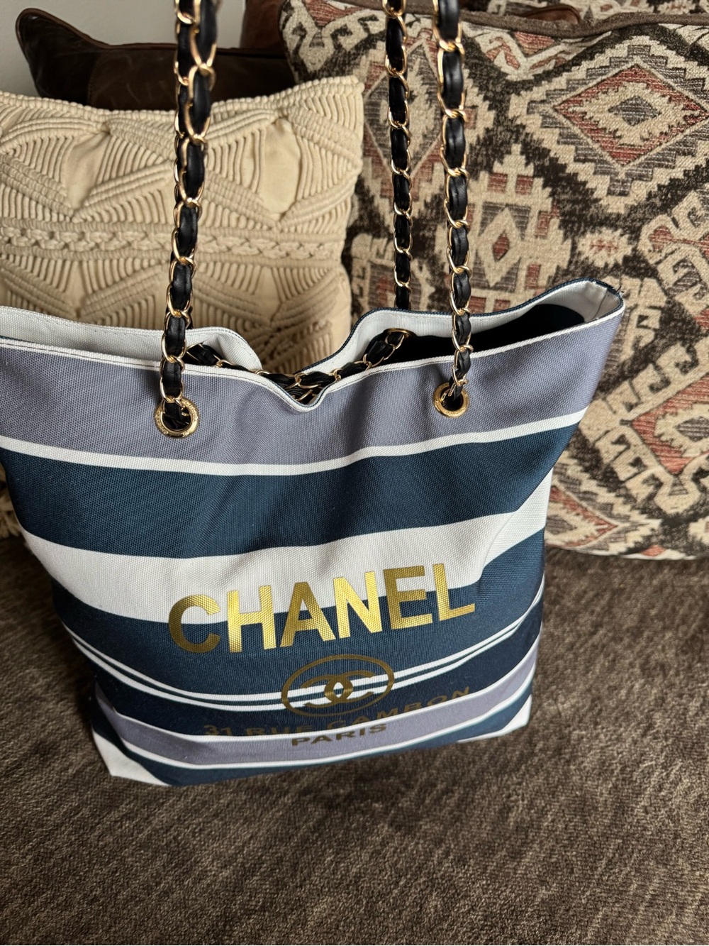 🩶🩶BRAND NEW XL FASHION TOTE🩶🩶 - Picture 3 of 6